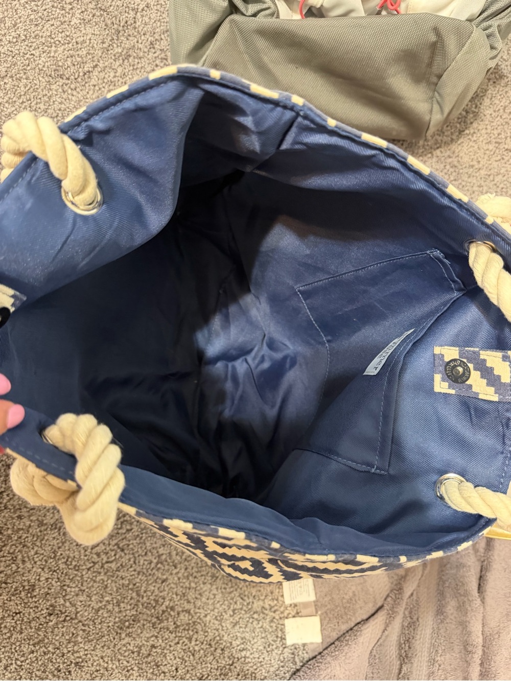 Navy & Cream Diamond-Pattern Rope-Handle Tote - Picture 3 of 4